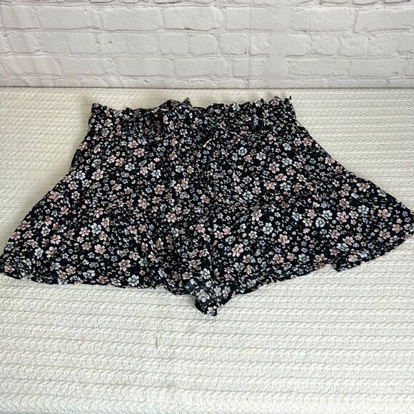 EUC VANILLA STAR SKORT - Picture 1 of 4